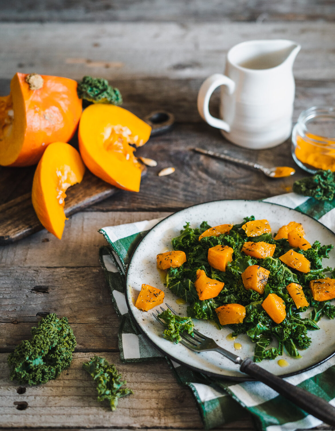 pieczona dynia curry z jarmużem