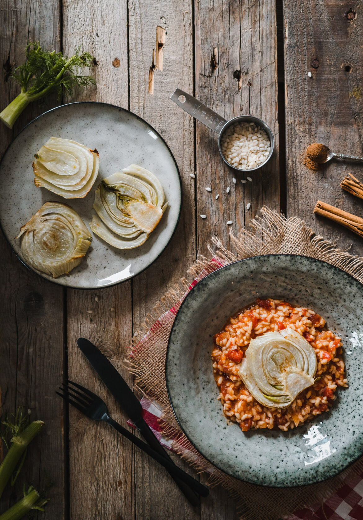risotto pomidorowe z pieczonym fenkułem