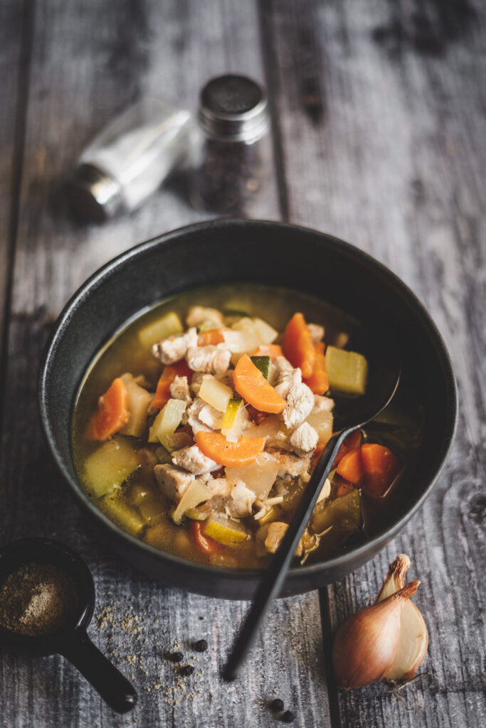 lekka potrawka z indyka z warzywami