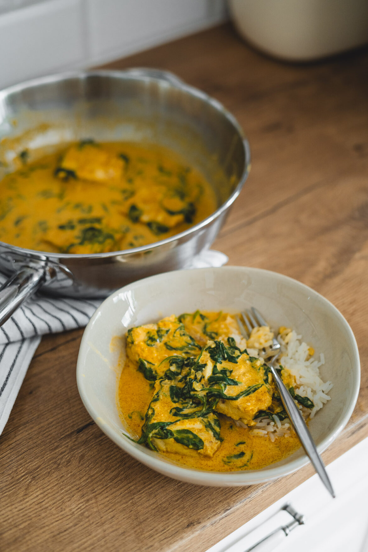 dorsz w sosie curry3 Dorsz w sosie curry ze szpinakiem